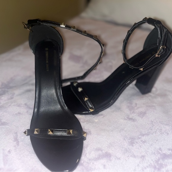 Black Gold Studded Heals - Picture 5 of 5